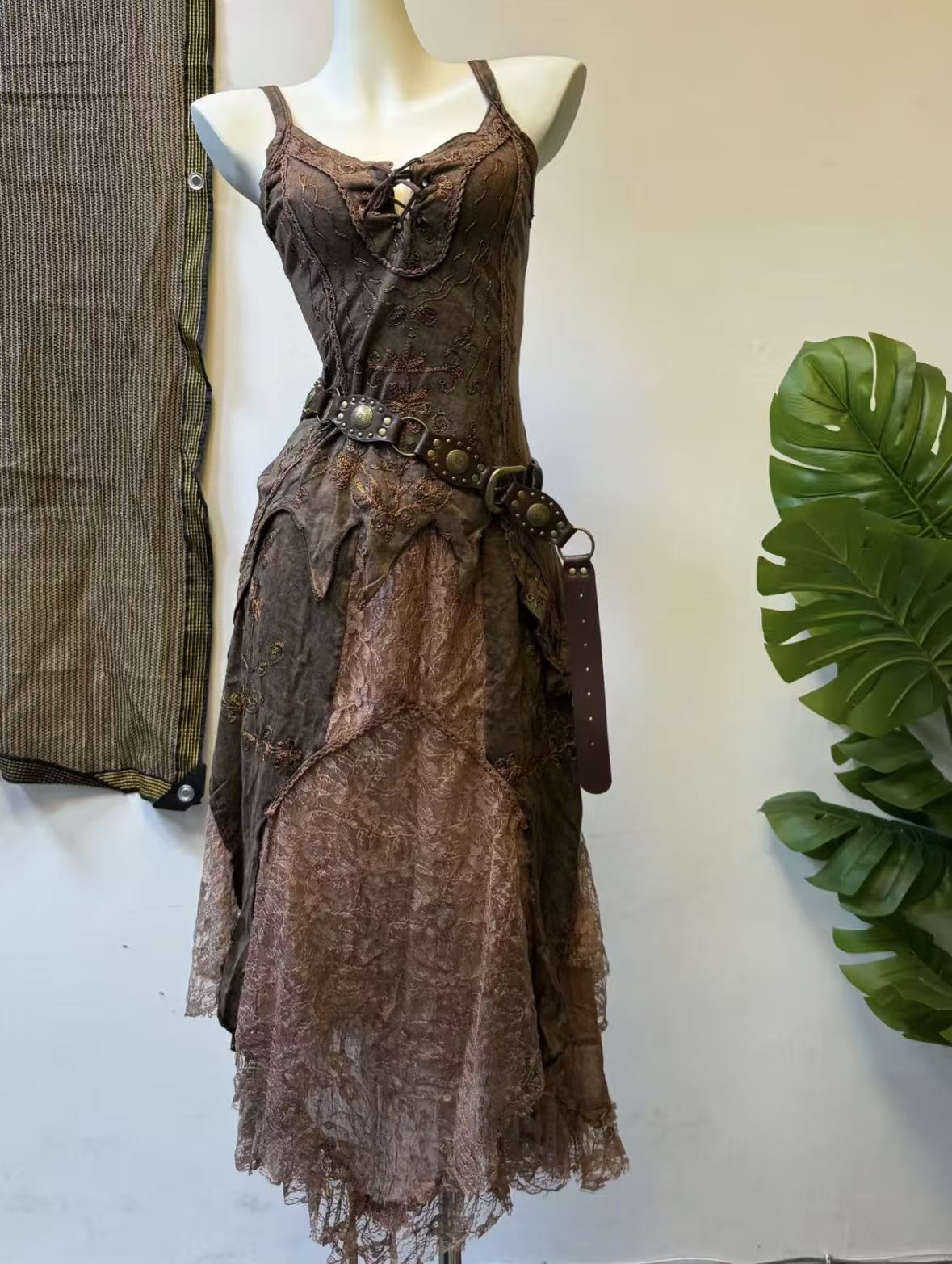 【Milk Tea Elf】Embroidered Elf Camisole & Lace Midi Skirt (Final Sale / No Returns or Exchanges)